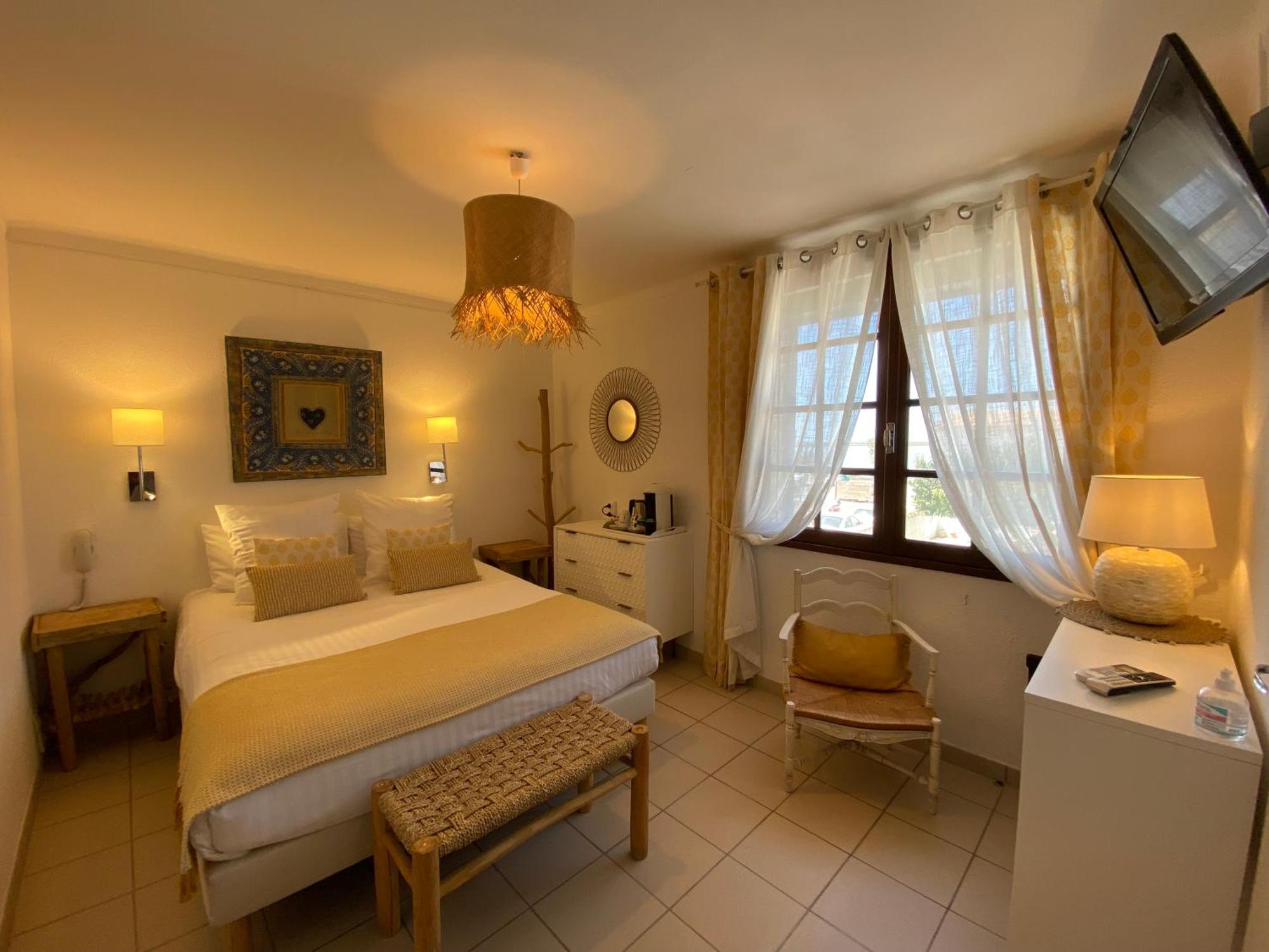 Hotel Le Neptune En Camargue Saintes-Maries-de-la-Mer Eksteriør billede