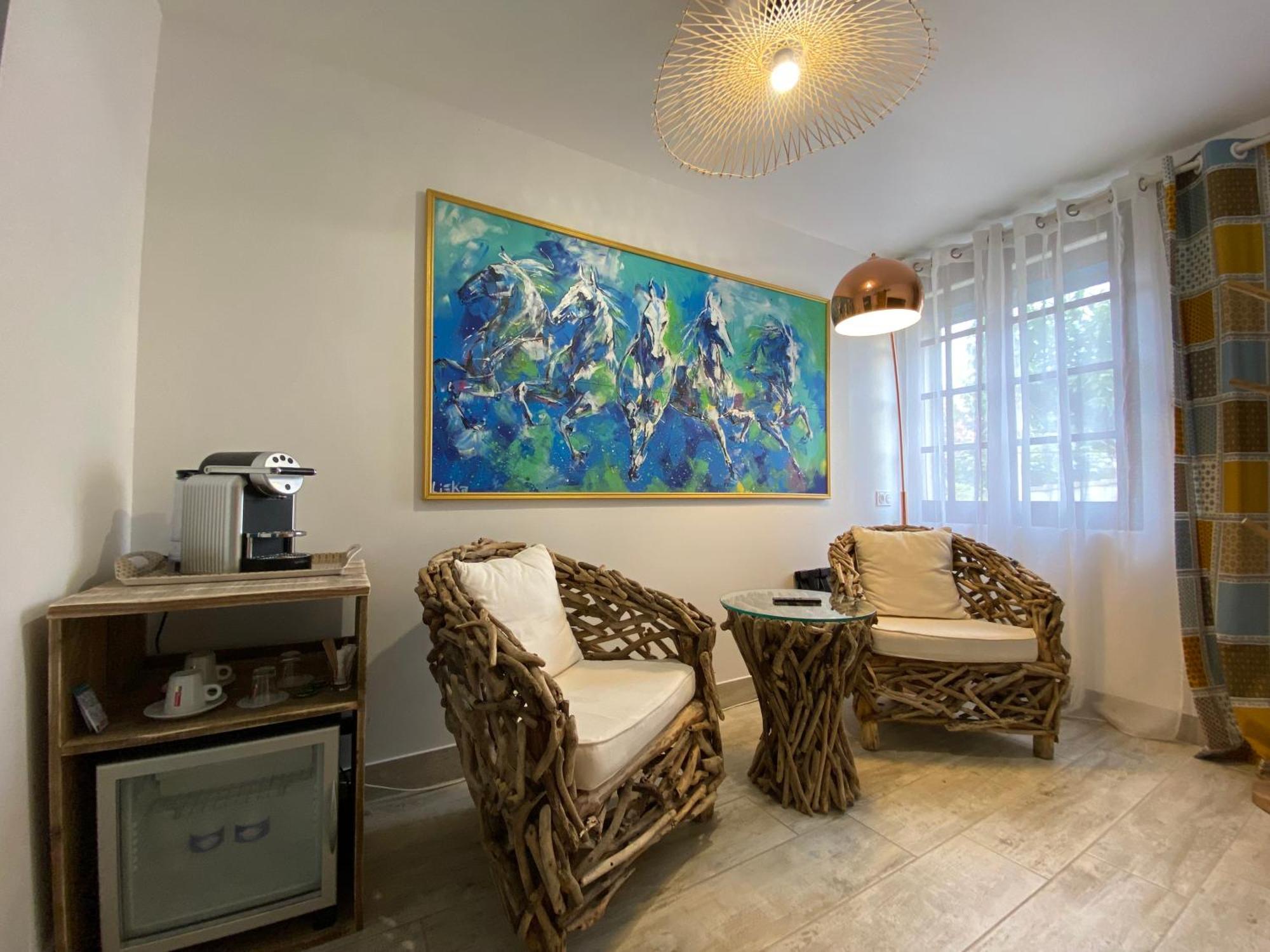 Hotel Le Neptune En Camargue Saintes-Maries-de-la-Mer Eksteriør billede